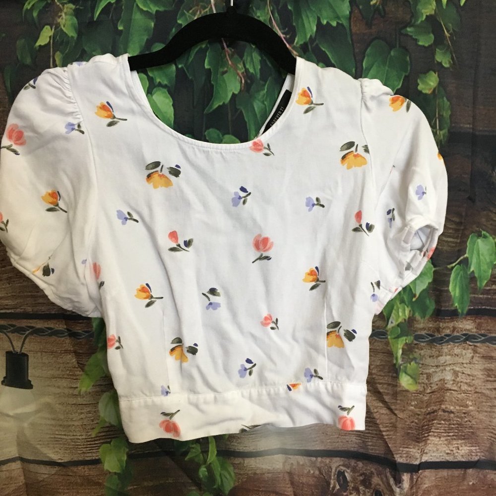 💐White Floral Crop Top, Puff Sleeve, Cottagecore - Picture 8 of 9